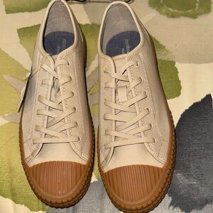 Beige Canvas Sneakers with Brown Sole
Mutual Weave Memory Foam